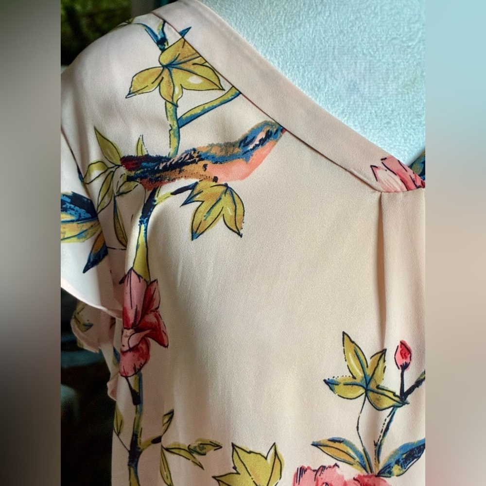 🦜 Premise Studio Cream Blouse with Floral and Bird Design - Picture 3 of 11